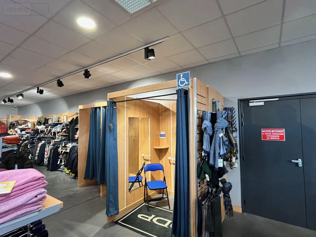 Fonds et murs commerciaux a vendre Mauriac 15200 Cantal 15 360 m2 507700 euros 15060/1239 007
