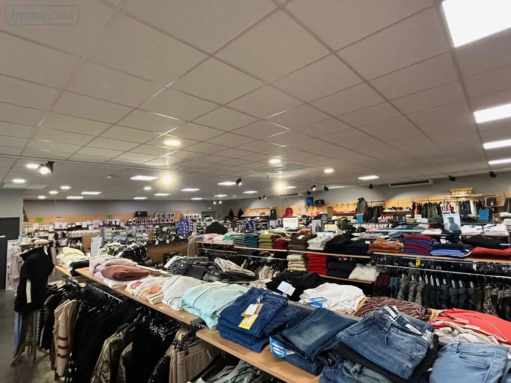 Fonds et murs commerciaux a vendre Mauriac 15200 Cantal 15 360 m2 507700 euros 15060/1239 008