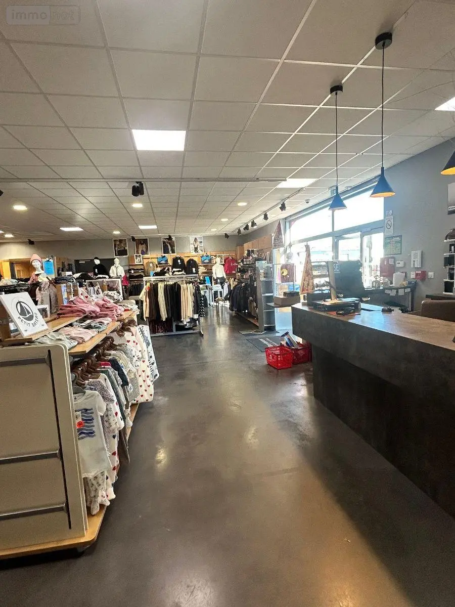 Fonds et murs commerciaux a vendre Mauriac 15200 Cantal 15 360 m2 507700 euros 15060/1239 011