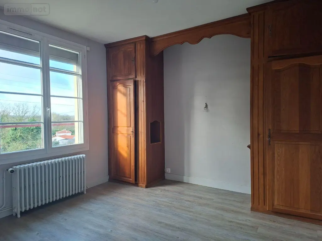 Maison a vendre Nueil-les-Aubiers 79250 Deux-Sèvres 79 121 m2 7 pièces 158250 euros AGM 73* 006