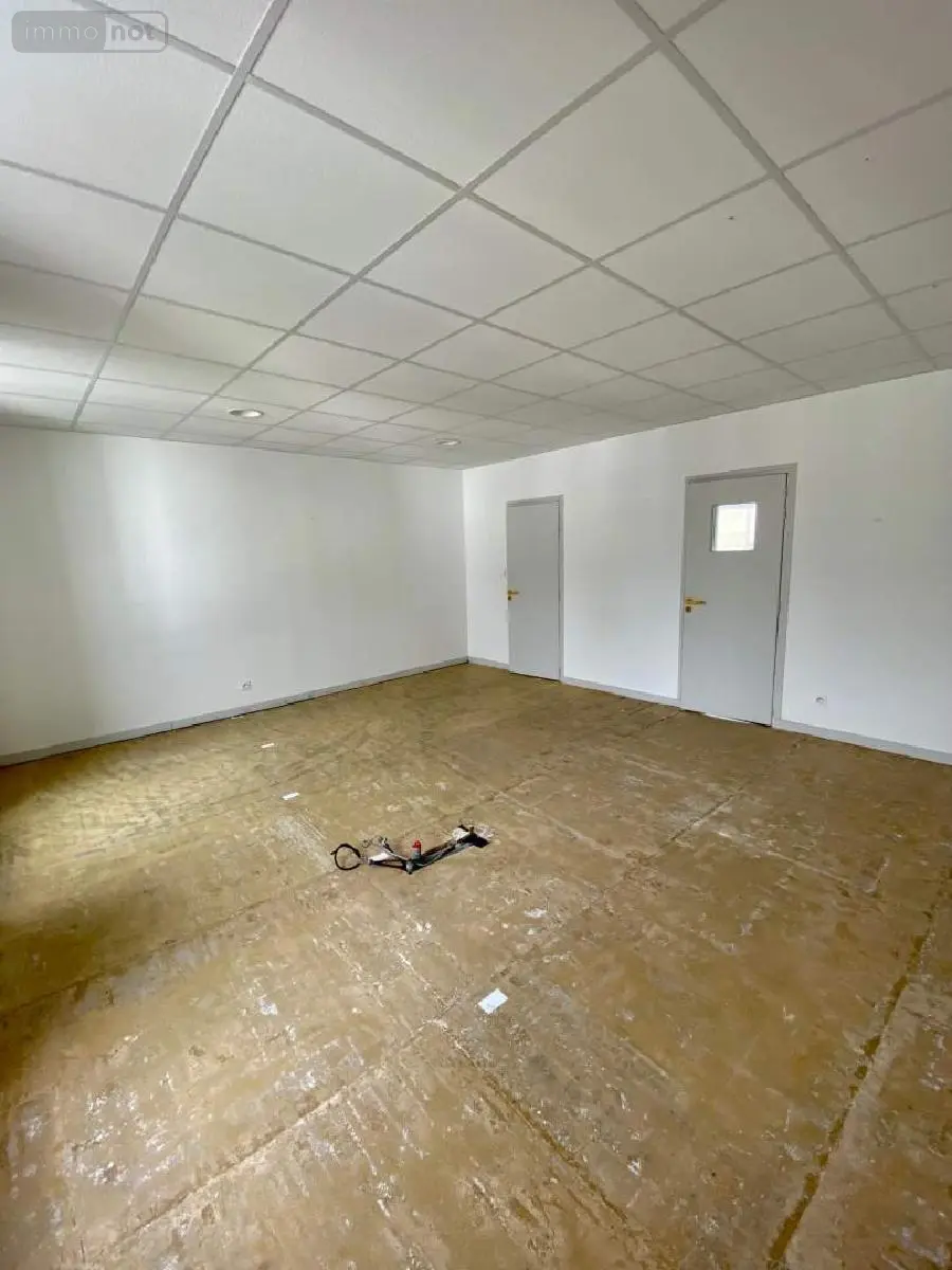 Location fonds et murs commerciaux Concarneau 29900 Finistère 29 55 m2 3 pièces 750 euros 008/1194 003