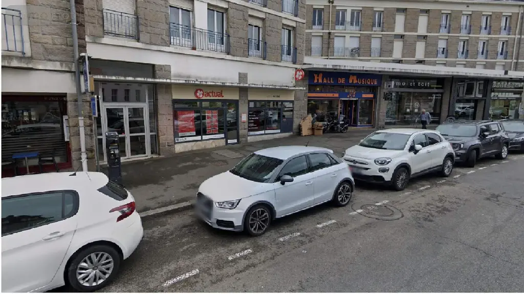 Fonds et murs commerciaux a vendre Quimper 29000 Finistère 29 113 m2 239660 euros 008/1287 001