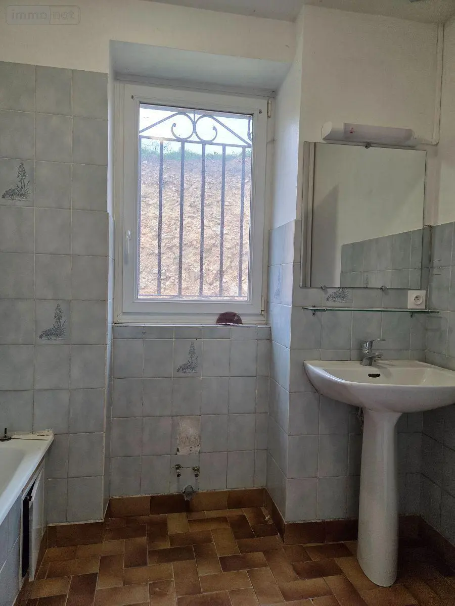 Location maison Saint-Aubin-du-Désert 53700 Mayenne 53 76 m2 6 pièces 490 euros 1384 010