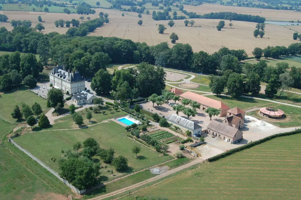 Propriete a vendre Ygrande 03160 Allier 03 968 m2 25 pièces 2625000 euros 150 002