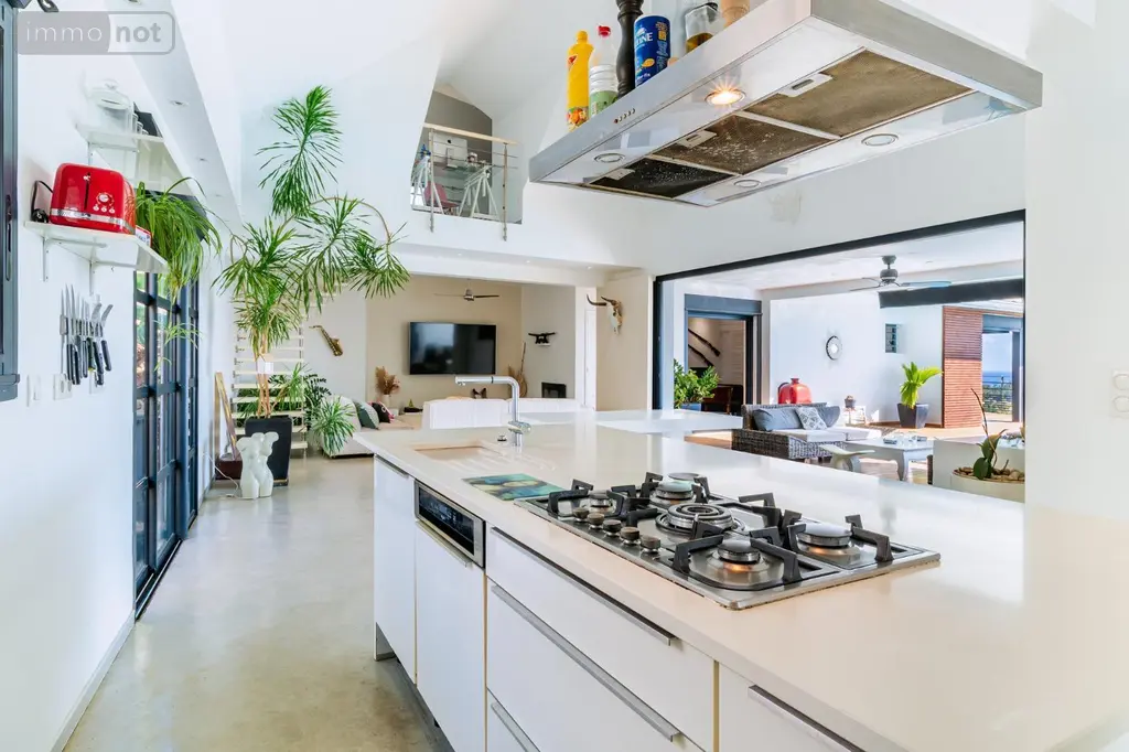 Maison a vendre Saint-Paul 97434 La Réunion 974 200 m2 5 pièces 1490000 euros MTLE 010