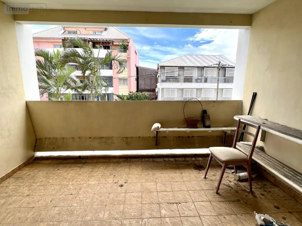 Appartement a vendre Saint-Denis 97400 La Réunion 974 68 m2 3 pièces 139000 euros MTBA/DLB45 003