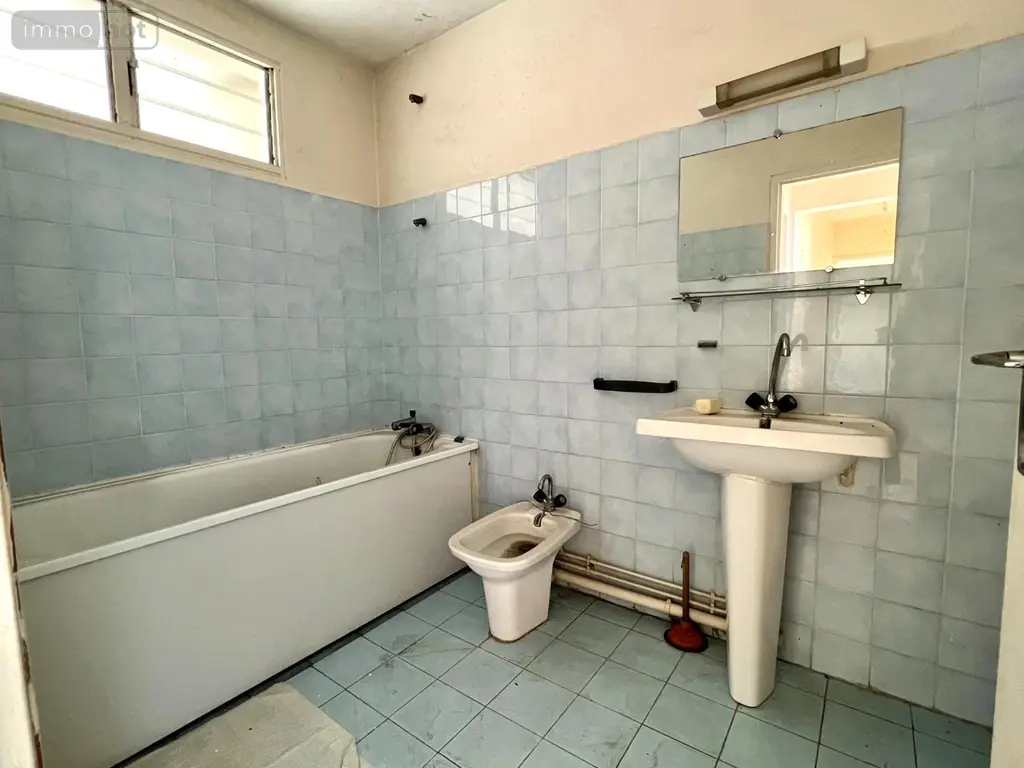 Appartement a vendre Saint-Denis 97400 La Réunion 974 68 m2 3 pièces 139000 euros MTBA/DLB45 006