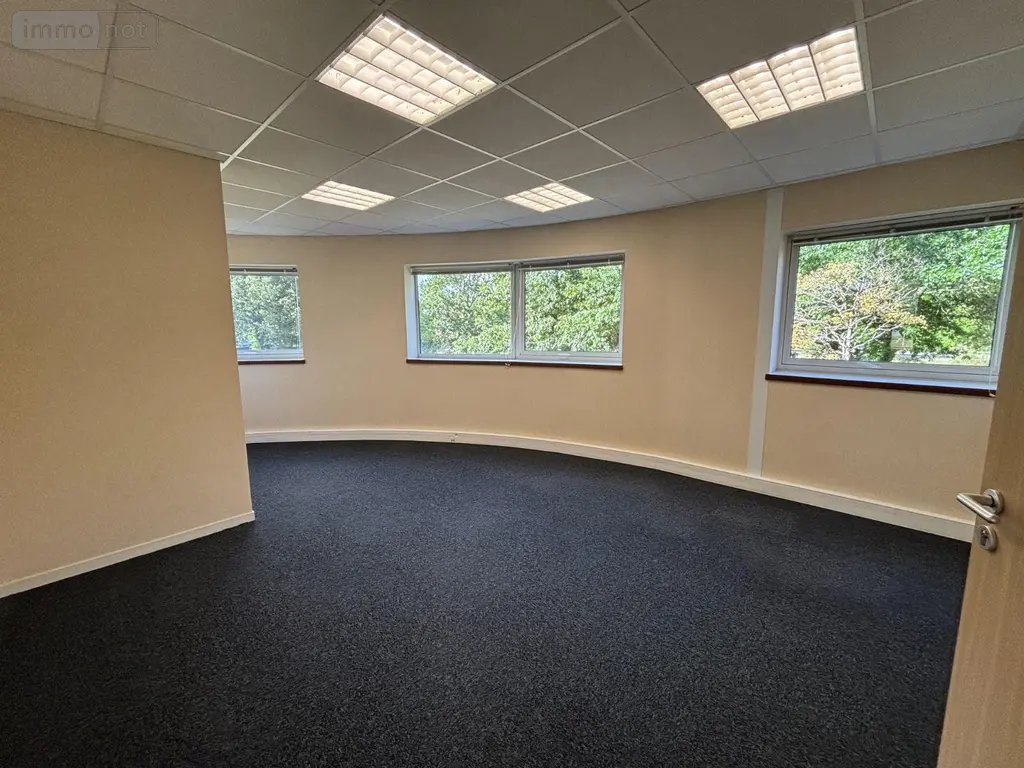 Fonds et murs commerciaux a vendre Bruz 35170 Ille-et-Vilaine 35 320 m2 11 pièces 571450 euros 35129-6718 010