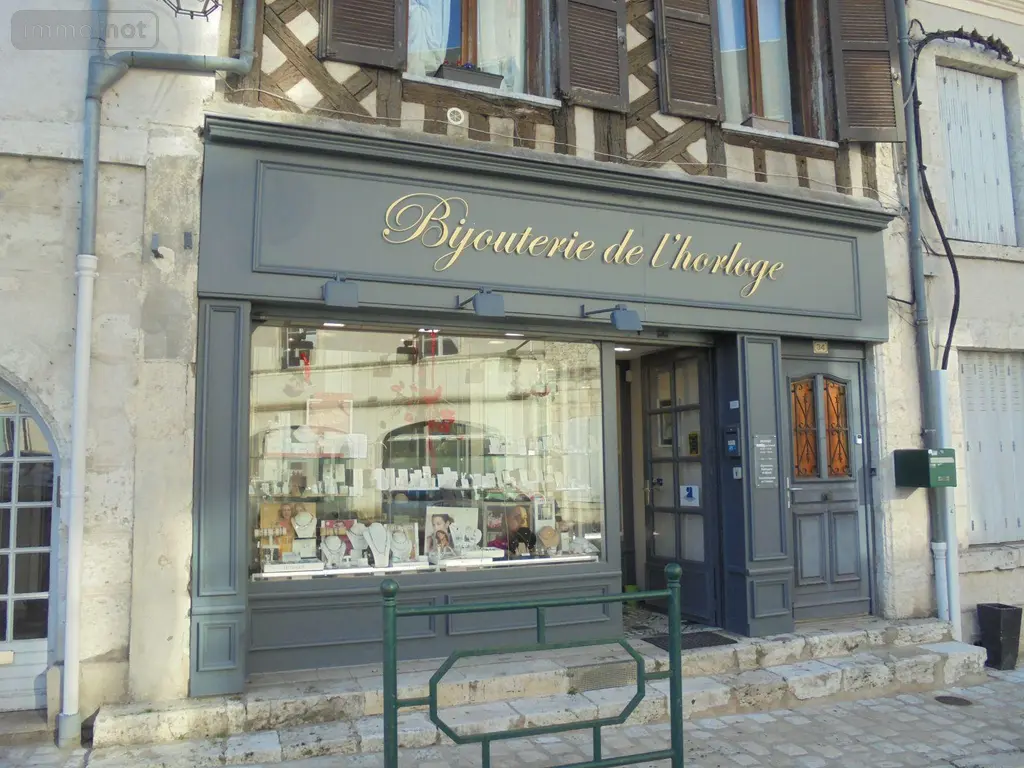 Fonds et murs commerciaux a vendre Beaugency 45190 Loiret 45 36 m2 2 pièces 100100 euros 091/1497 002