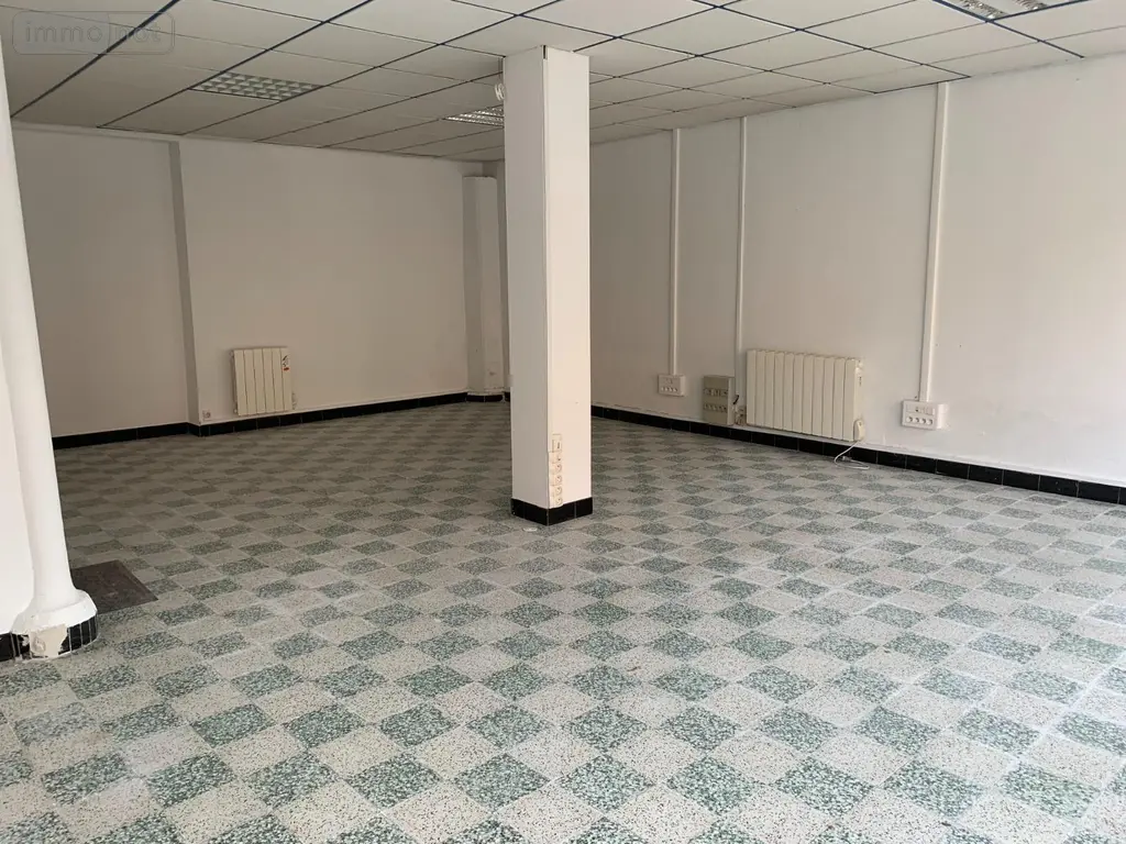 Location fonds et murs commerciaux Bailleul 59270 Nord 59 57 m2 1 pièce 805 euros FLOCB707 002