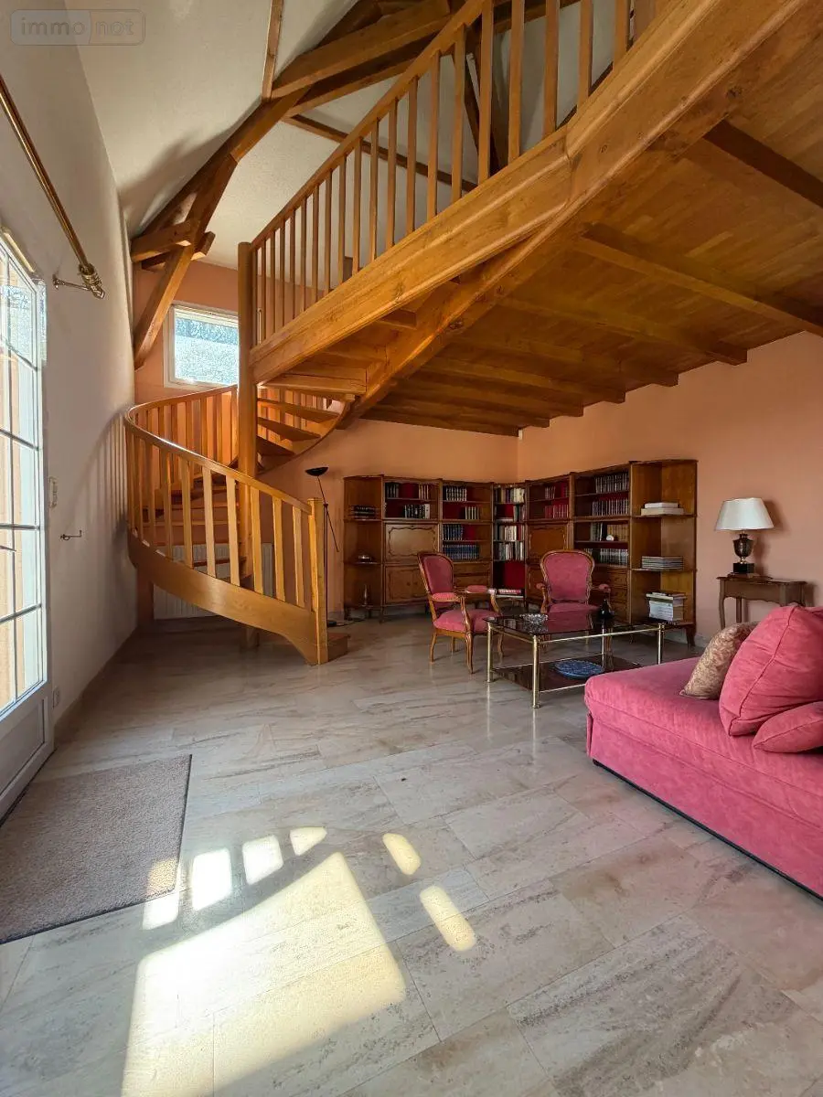 Maison a vendre Davayé 71960 Saône-et-Loire 71 192 m2 8 pièces 395200 euros MA 686 013