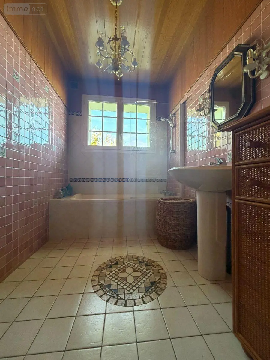 Maison a vendre Davayé 71960 Saône-et-Loire 71 192 m2 8 pièces 395200 euros MA 686 012