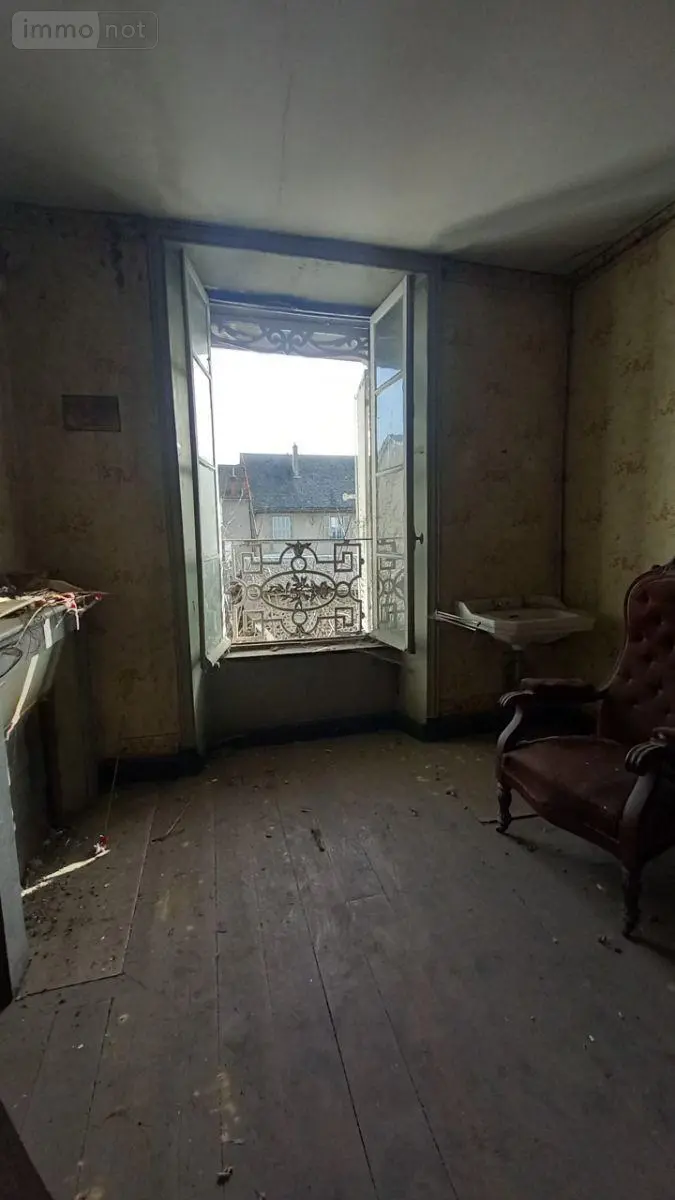 Immeuble de rapport a vendre Murat 15300 Cantal 15 450 m2 106000 euros FG/2498 010