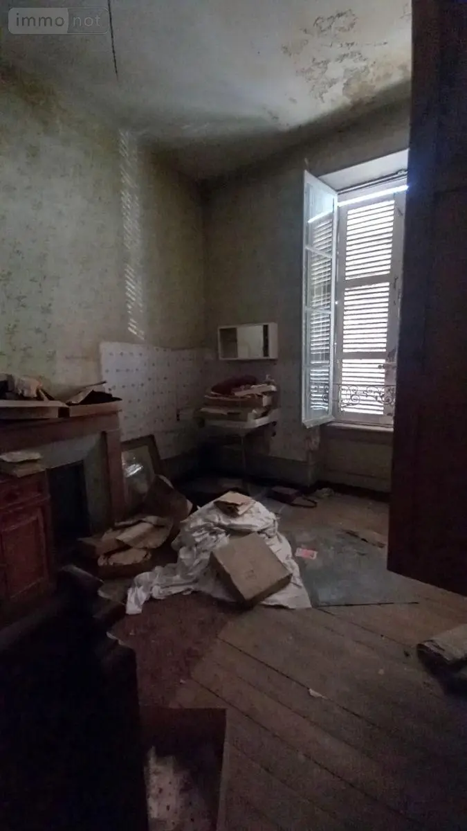 Immeuble de rapport a vendre Murat 15300 Cantal 15 450 m2 106000 euros FG/2498 015