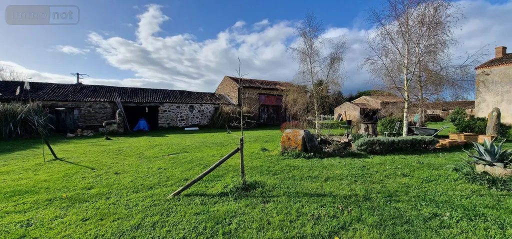 Propriete a vendre Sainte-Gemme 79330 Deux-Sèvres 79 286 m2 8 pièces 299000 euros 79079-50 012