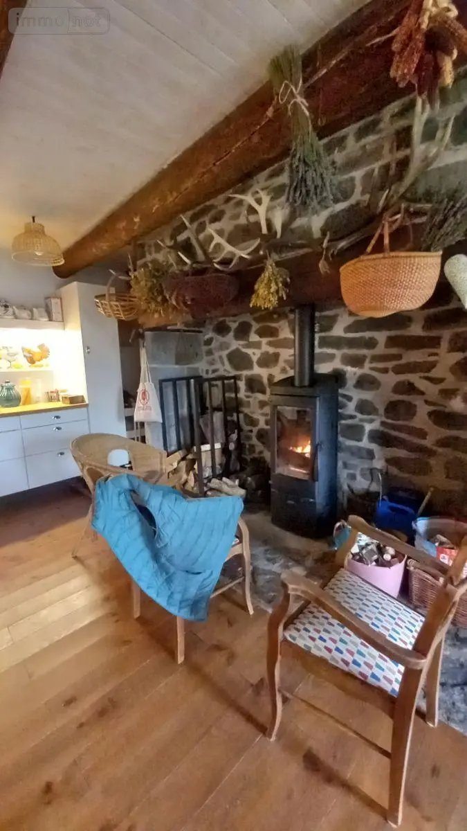 Maison a vendre Vèze 15160 Cantal 15 188 m2 195000 euros FG/2500 002