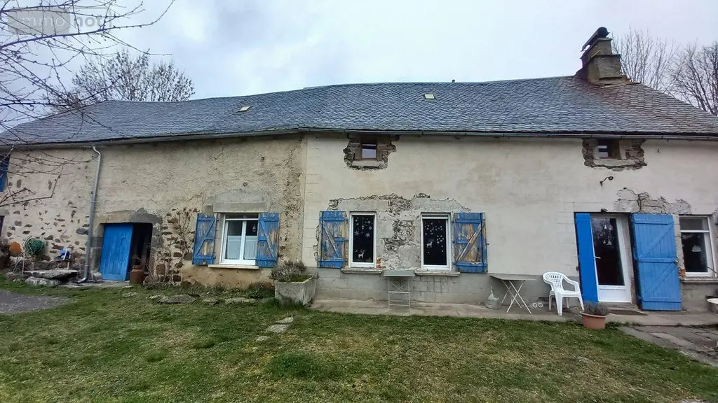 Maison a vendre Vèze 15160 Cantal 15 188 m2 195000 euros FG/2500 009