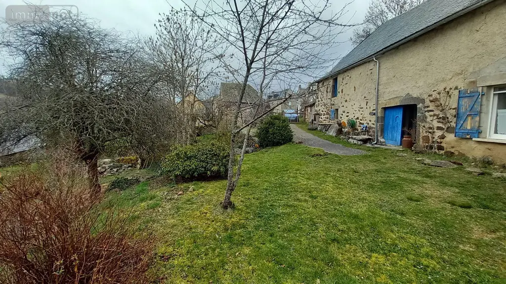 Maison a vendre Vèze 15160 Cantal 15 188 m2 195000 euros FG/2500 018