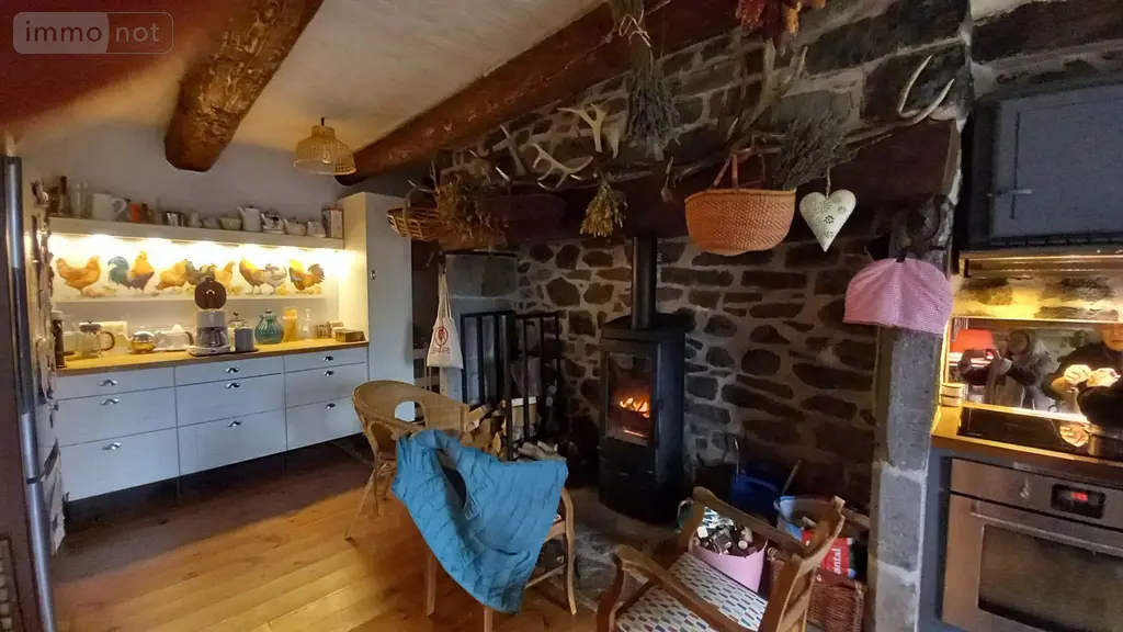 Maison a vendre Vèze 15160 Cantal 15 188 m2 195000 euros FG/2500 005