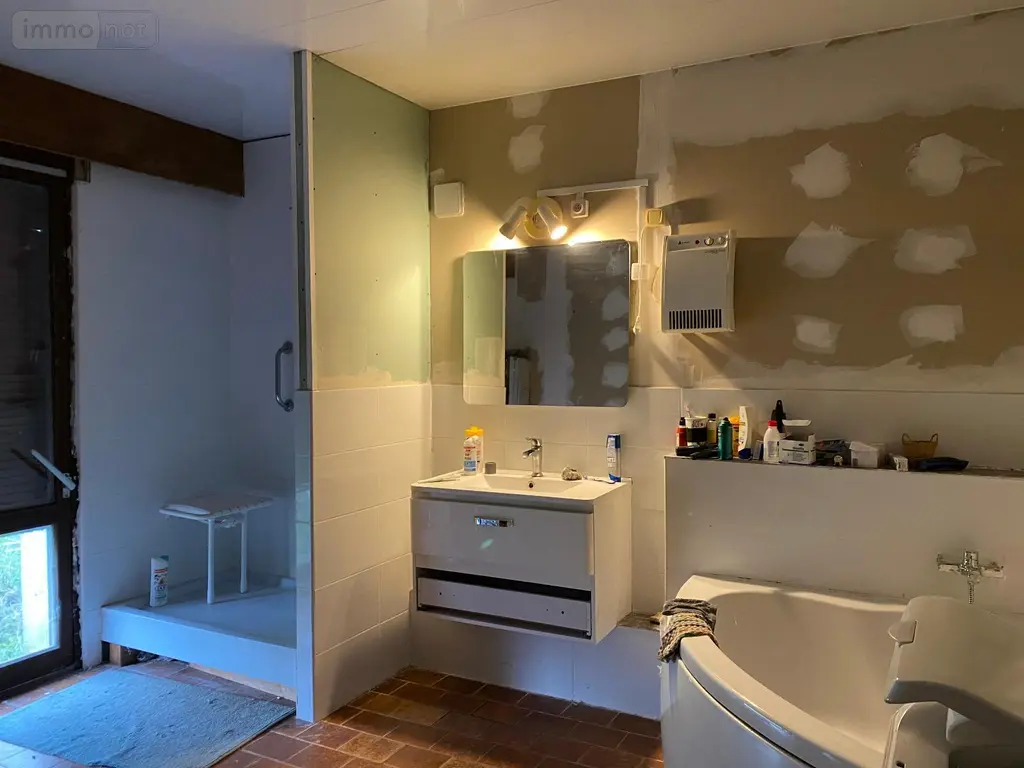 Maison a vendre Molinet 03510 Allier 03 246 m2 5 pièces 94920 euros M-E-TI 015