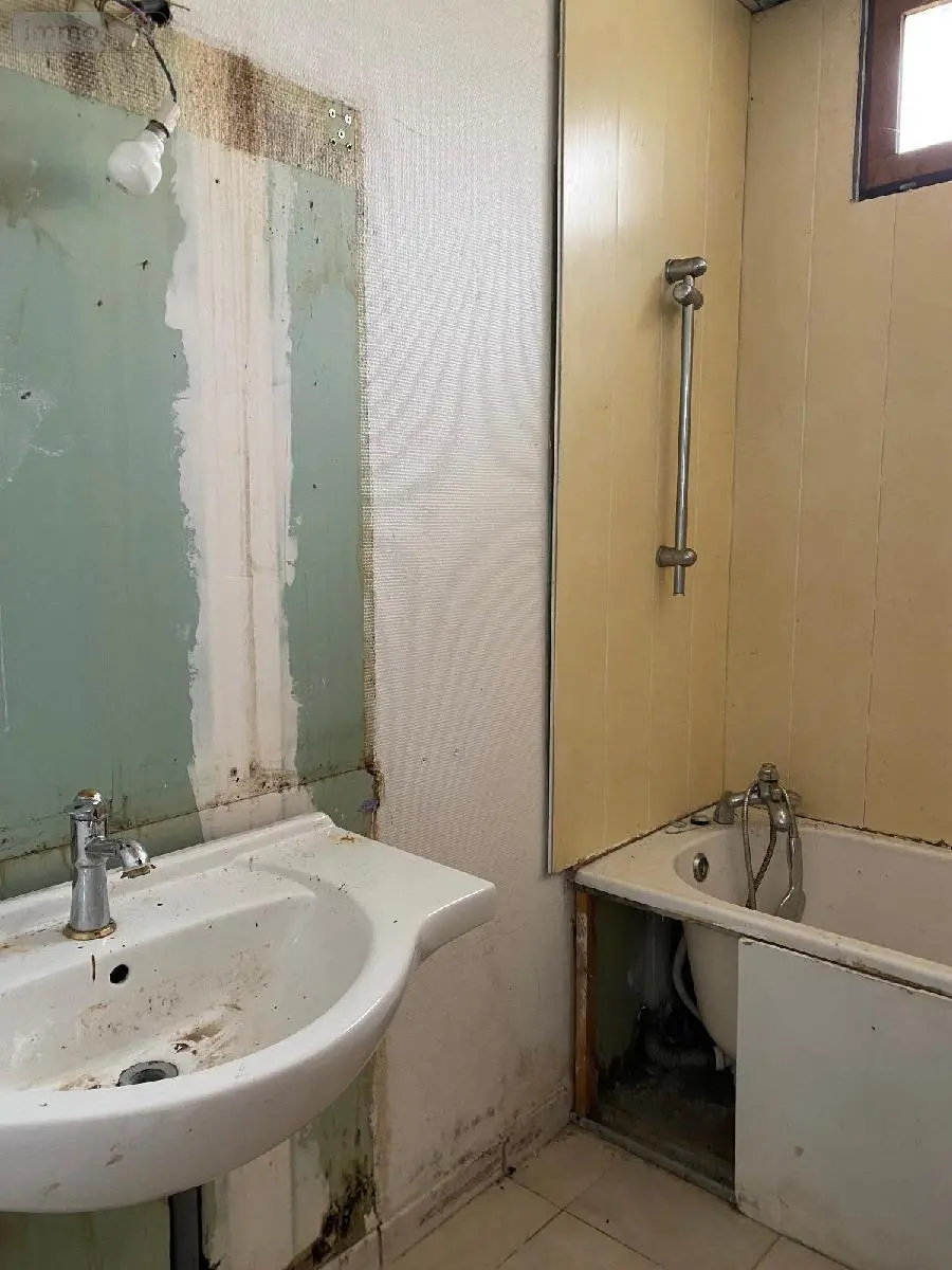 Maison a vendre Molinet 03510 Allier 03 135 m2 73960 euros M-E-TI/DLB3 002