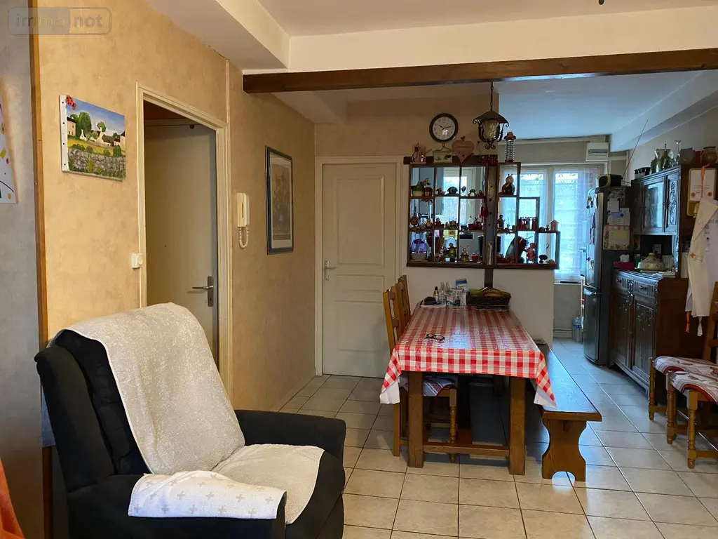 Immeuble de rapport a vendre Génelard 71420 Saône-et-Loire 71 279 m2 136840 euros IM-E-CA 007