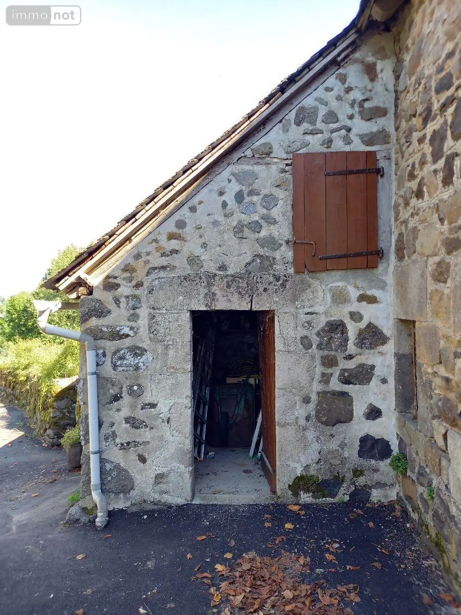 Maison a vendre Lacapelle-Barrès 15230 Cantal 15 145 m2 127200 euros MG/2504 009
