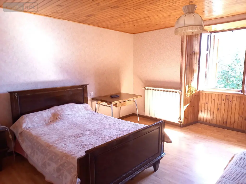 Maison a vendre Lacapelle-Barrès 15230 Cantal 15 145 m2 127200 euros MG/2504 004