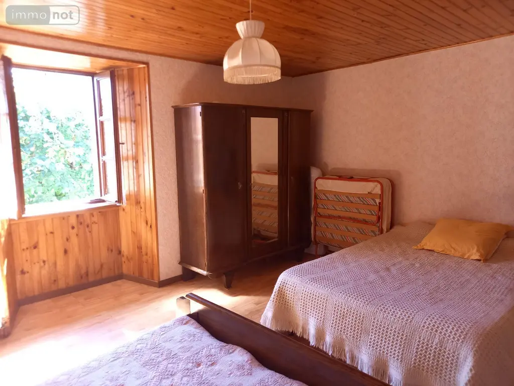 Maison a vendre Lacapelle-Barrès 15230 Cantal 15 145 m2 127200 euros MG/2504 005