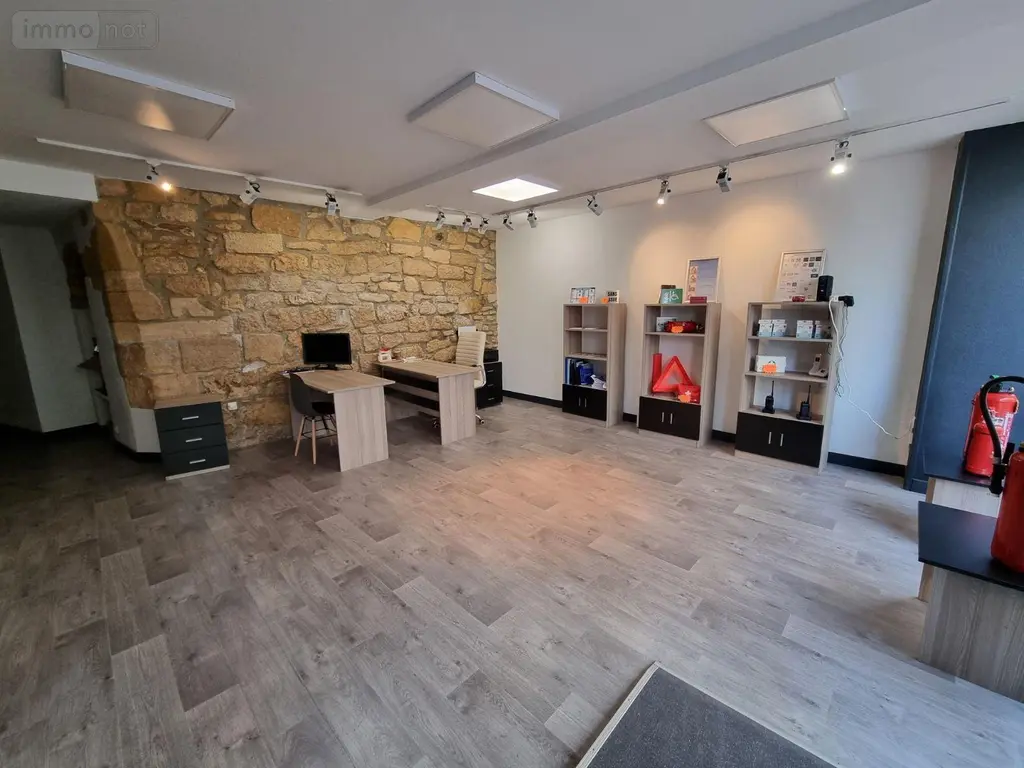 Location fonds et murs commerciaux Marcigny 71110 Saône-et-Loire 71 110 m2 3 pièces 650 euros LOC-360 003