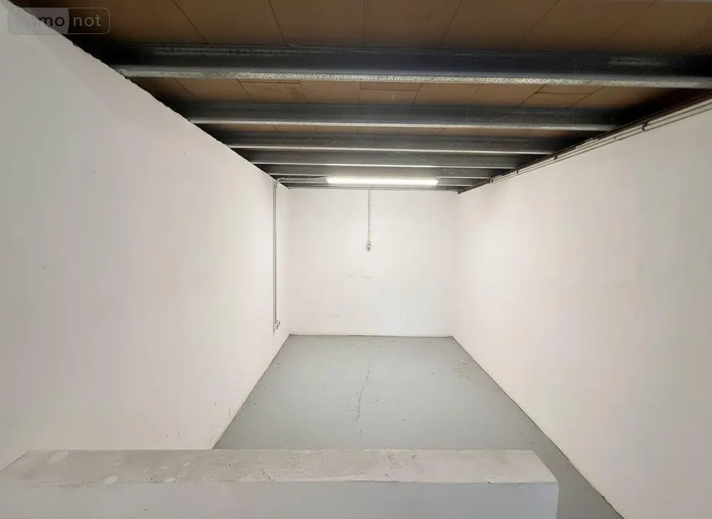 Fonds et murs commerciaux a vendre Saint-Louis 97450 La Réunion 974 396 m2 10 pièces 706335 euros 97424/260 013