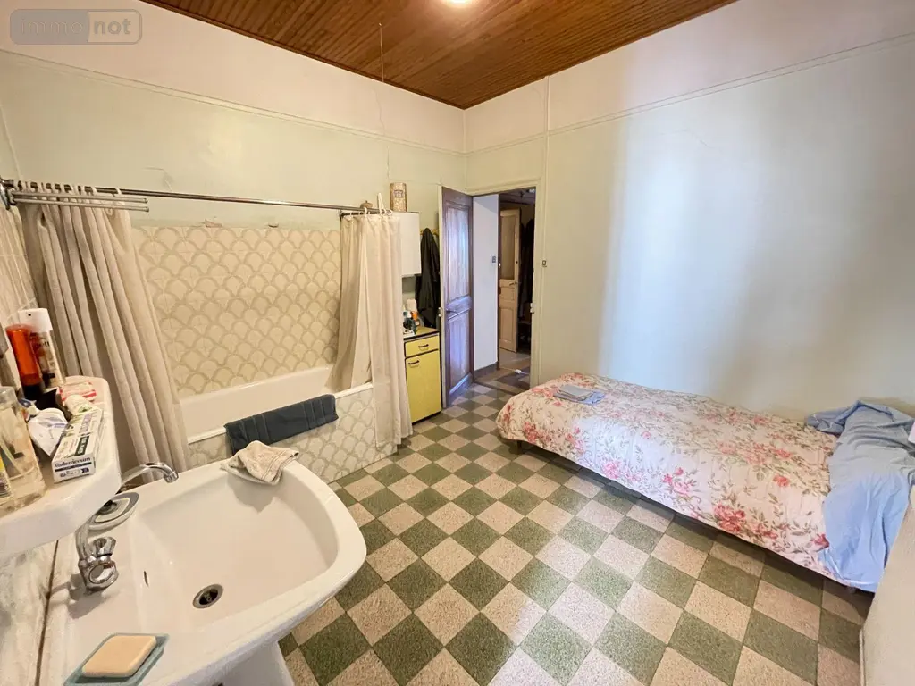 Immeuble de rapport a vendre Manosque 04100 Alpes-de-Haute-Provence 04 398 m2 15 pièces 522600 euros 025/1932 008
