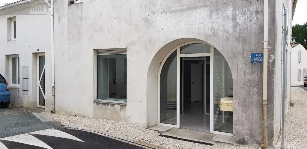 Location fonds et murs commerciaux Le Gua 17600 Charente-Maritime 17 79 m2 3 pièces 600 euros Ref LC 1900 001