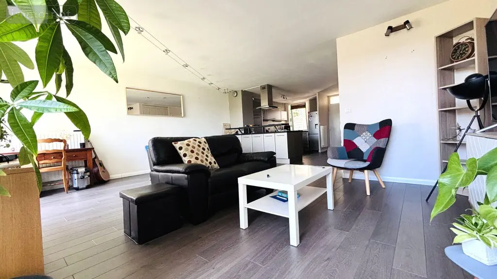 Appartement a vendre Bruz 35170 Ille-et-Vilaine 35 77 m2 3 pièces 238000 euros 35176/364 006