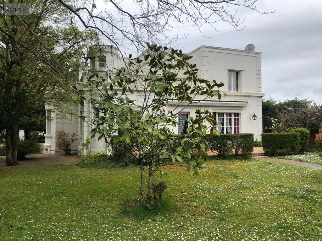 Maison a vendre Issoudun 36100 Indre 36 238 m2 10 pièces 471600 euros 11813/1518 001