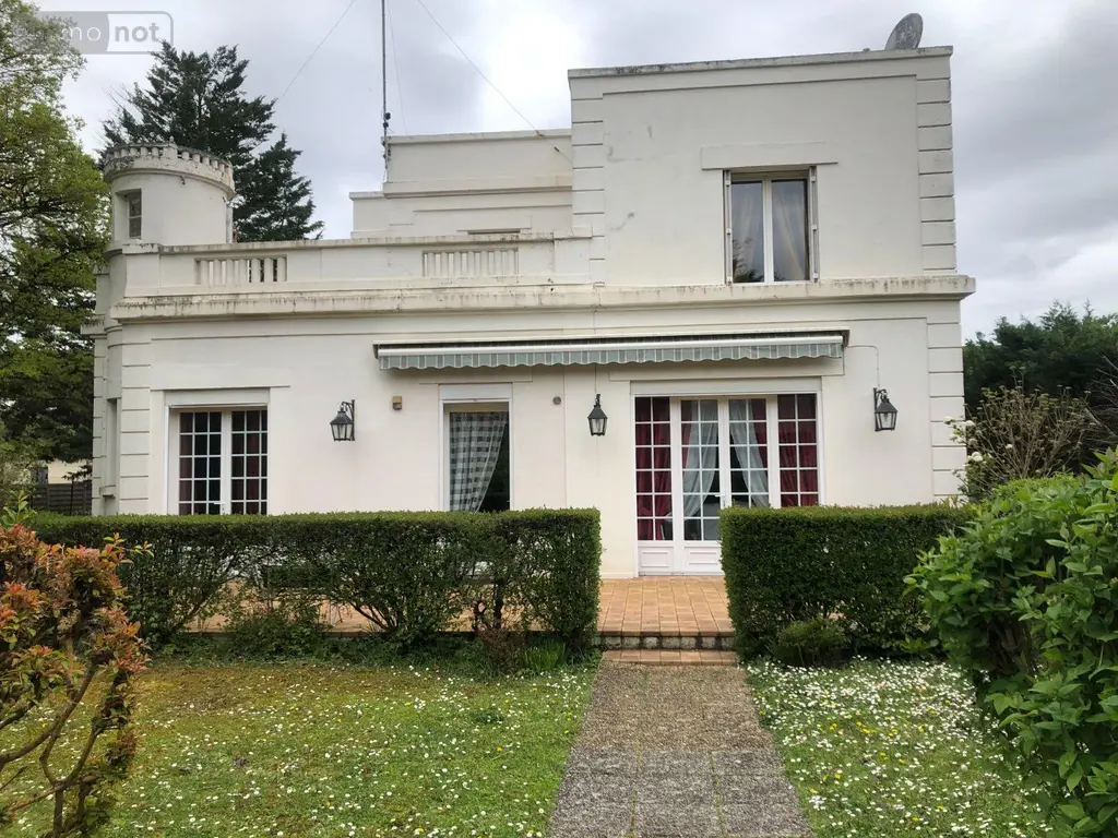 Maison a vendre Issoudun 36100 Indre 36 238 m2 10 pièces 471600 euros 11813/1518 017