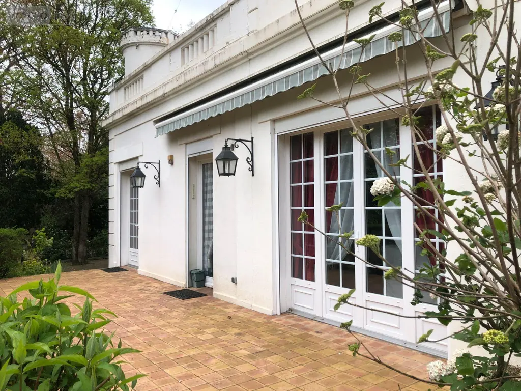 Maison a vendre Issoudun 36100 Indre 36 238 m2 10 pièces 471600 euros 11813/1518 018
