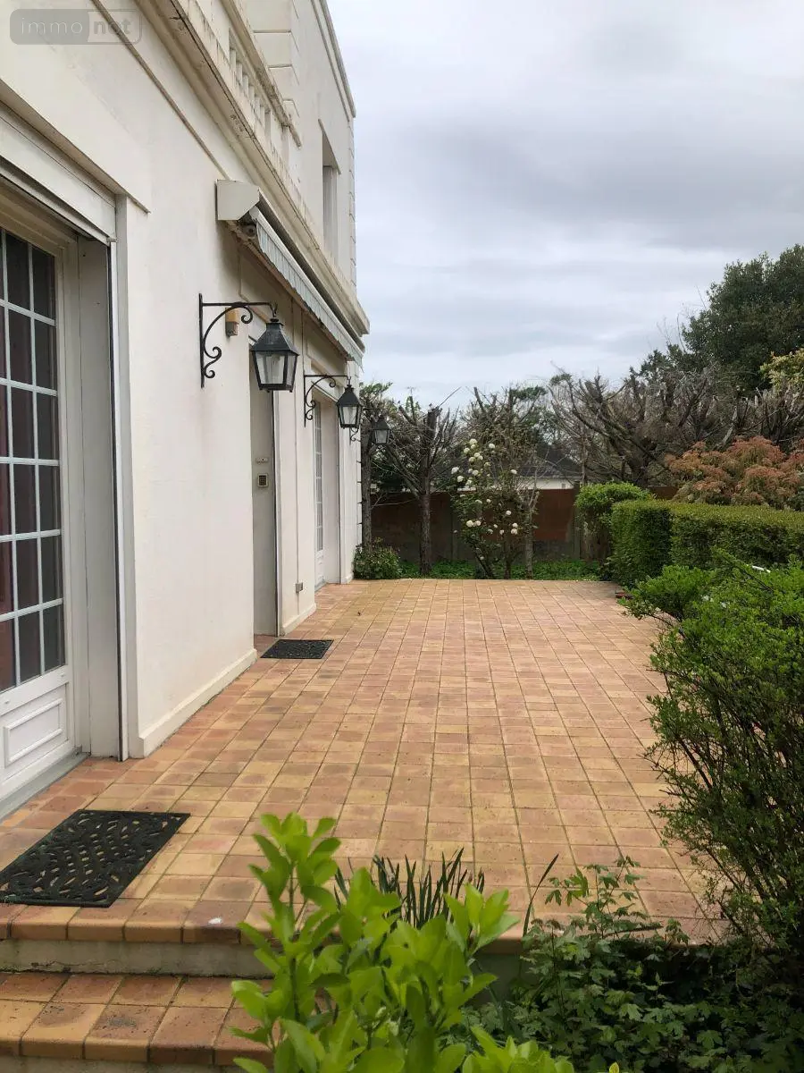 Maison a vendre Issoudun 36100 Indre 36 238 m2 10 pièces 471600 euros 11813/1518 020