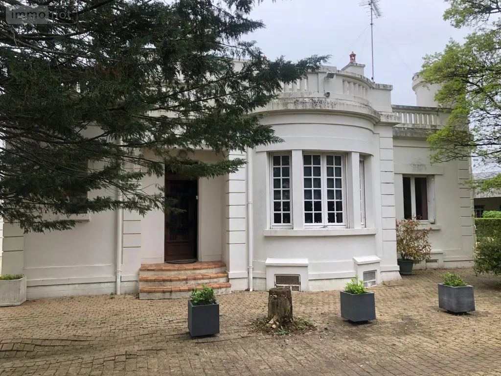 Maison a vendre Issoudun 36100 Indre 36 238 m2 10 pièces 471600 euros 11813/1518 021