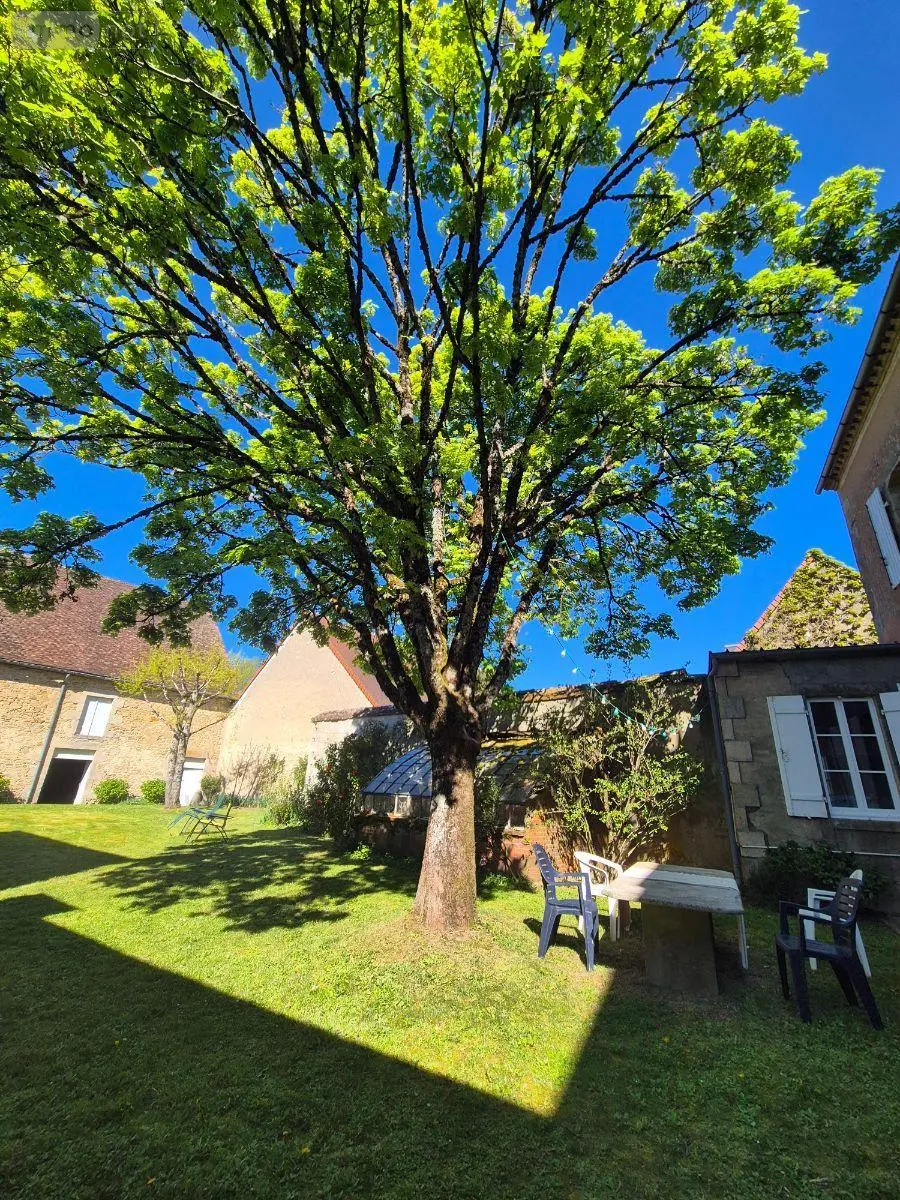 Propriete a vendre Aigurande 36140 Indre 36 338 m2 12 pièces 338000 euros CG/438 005