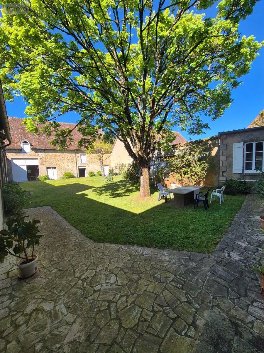 Propriete a vendre Aigurande 36140 Indre 36 338 m2 12 pièces 338000 euros CG/438 007