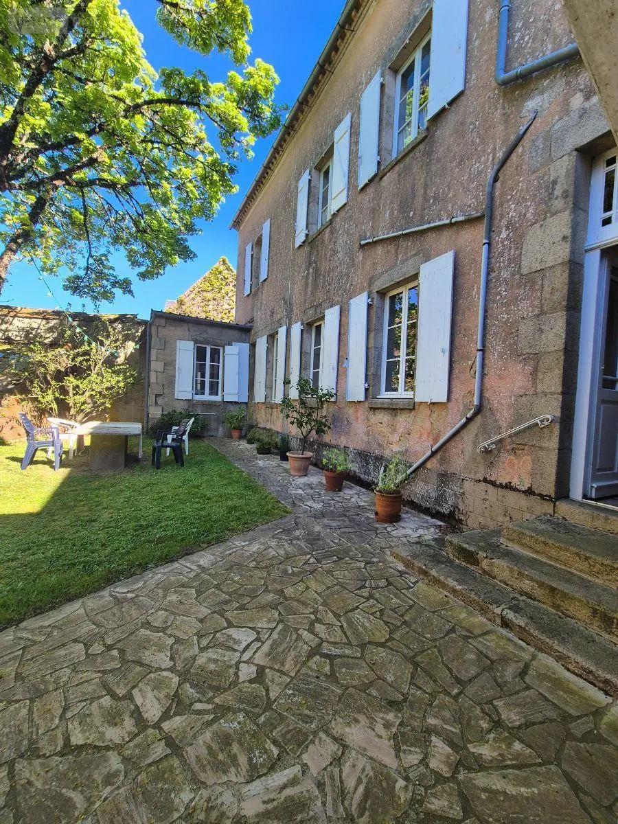 Propriete a vendre Aigurande 36140 Indre 36 338 m2 12 pièces 338000 euros CG/438 009