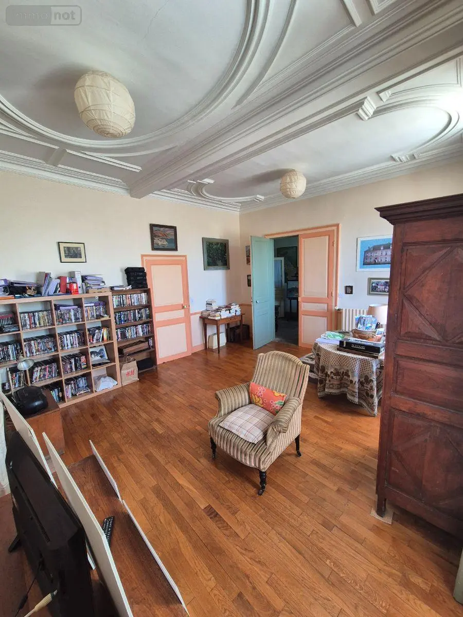 Propriete a vendre Aigurande 36140 Indre 36 338 m2 12 pièces 338000 euros CG/438 019