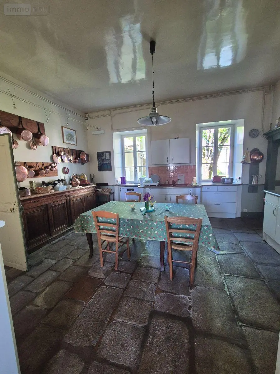 Propriete a vendre Aigurande 36140 Indre 36 338 m2 12 pièces 338000 euros CG/438 026
