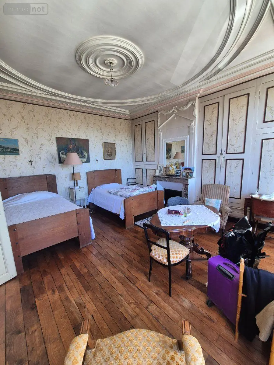 Propriete a vendre Aigurande 36140 Indre 36 338 m2 12 pièces 338000 euros CG/438 040