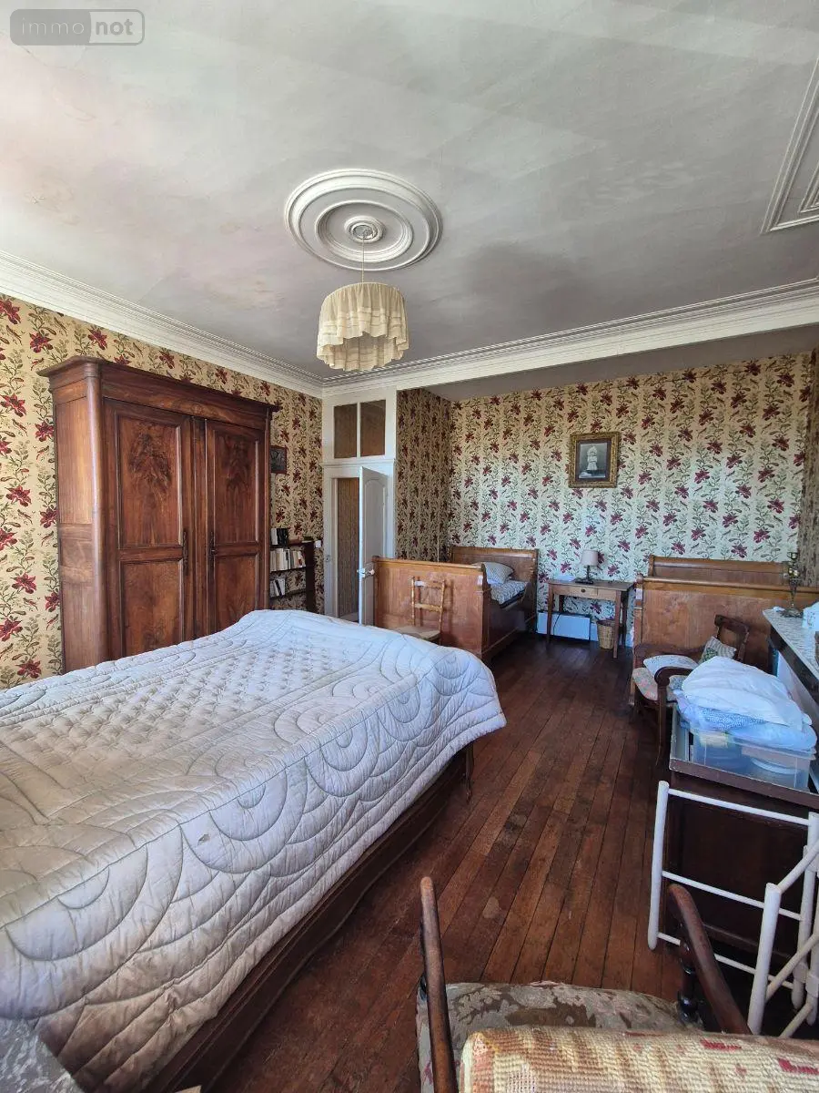 Propriete a vendre Aigurande 36140 Indre 36 338 m2 12 pièces 338000 euros CG/438 044