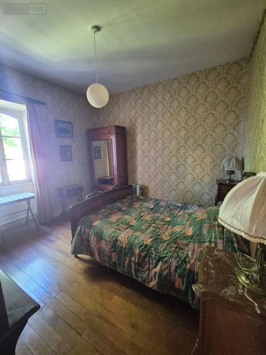 Propriete a vendre Aigurande 36140 Indre 36 338 m2 12 pièces 338000 euros CG/438 045
