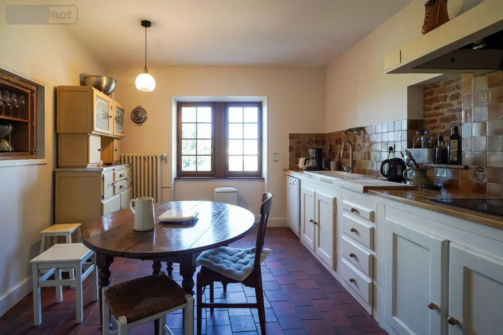 Propriete a vendre Chevagny-les-Chevrières 71960 Saône-et-Loire 71 307 m2 12 pièces 899600 euros 13779/988 006