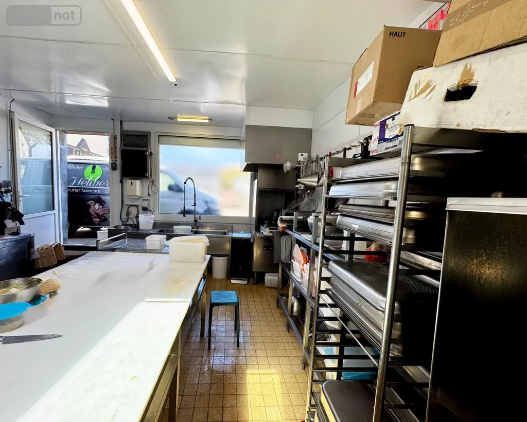 Fonds et murs commerciaux a vendre Bourg-Blanc 29860 Finistère 29 198400 euros 29042-81 003