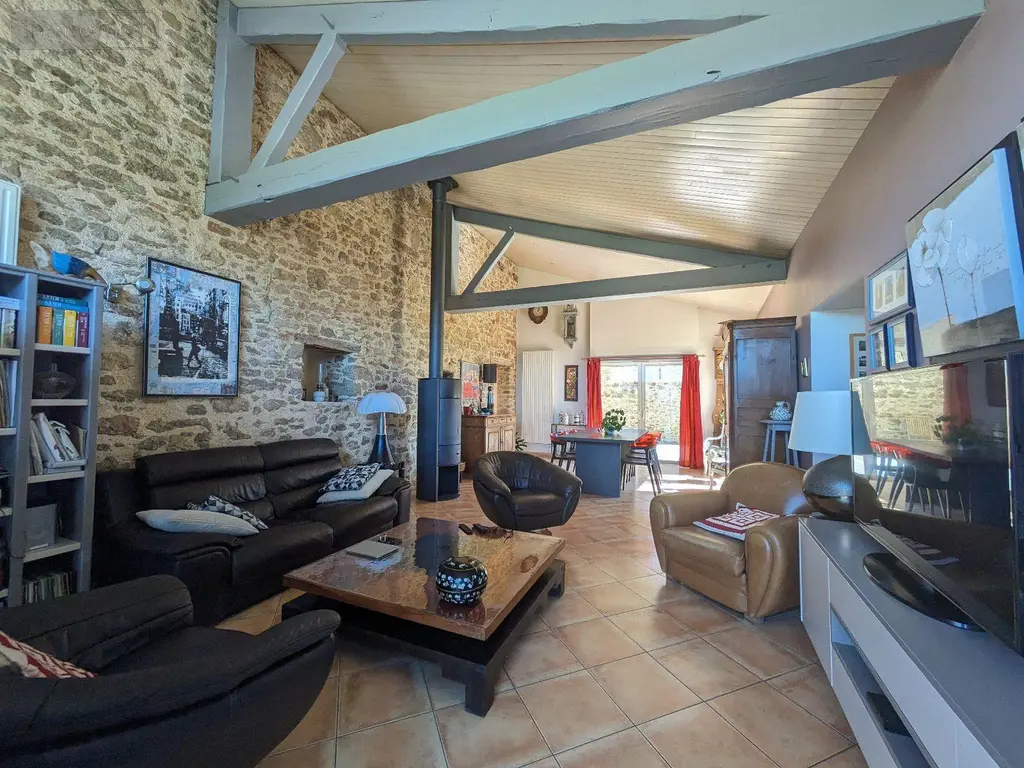Propriete a vendre Les Herbiers 85500 Vendée 85 258 m2 9 pièces 597000 euros 85013-1090068 008